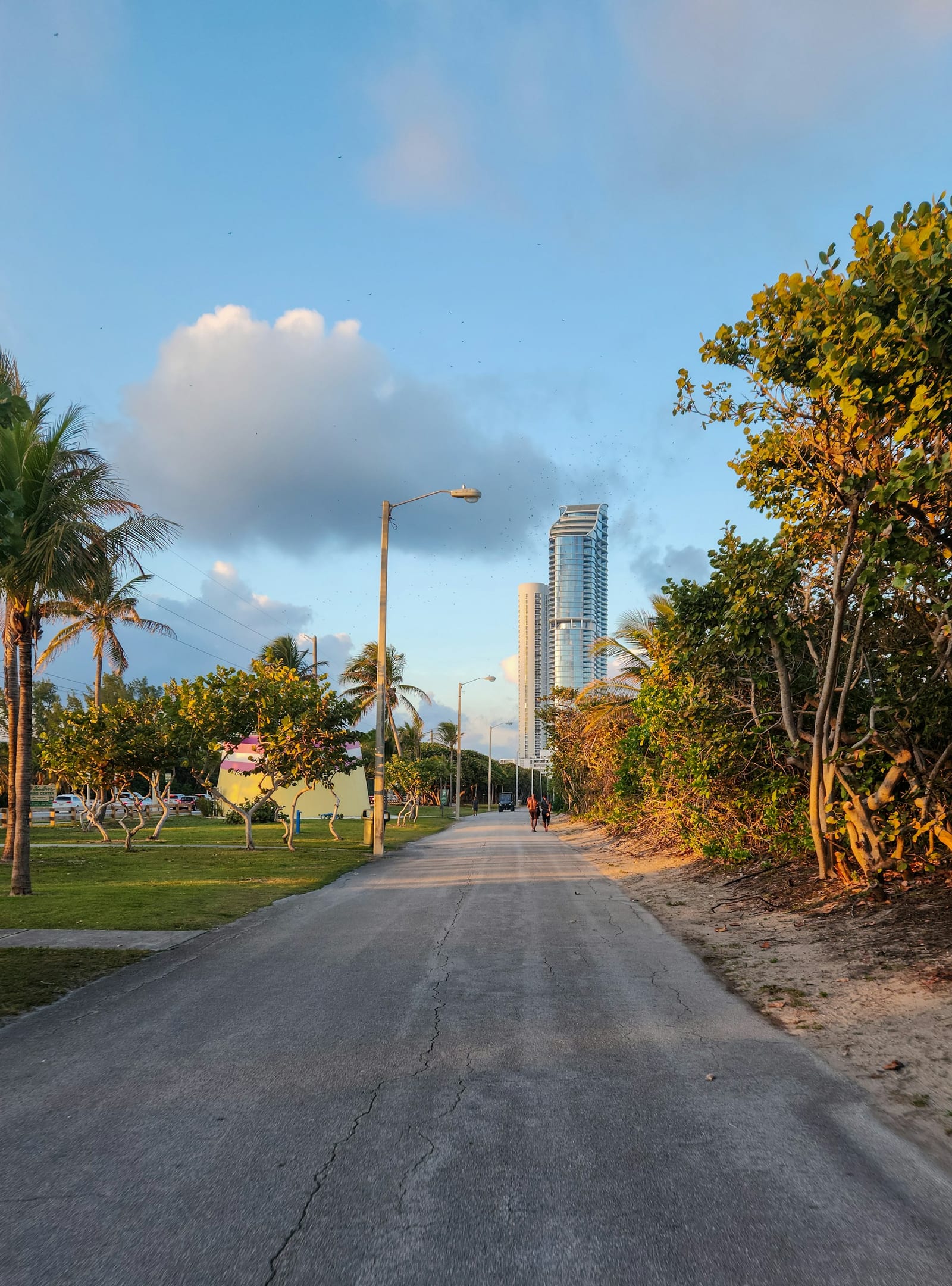 Pesca de orilla junto al Haulover Inlet